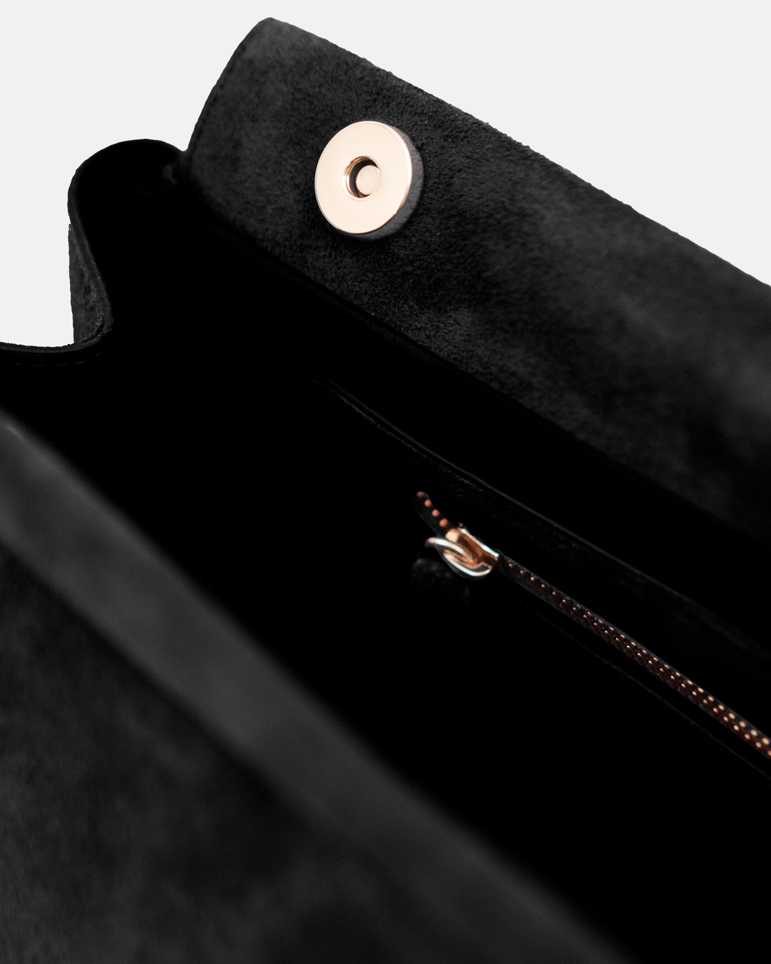 Noir Croosbody bag